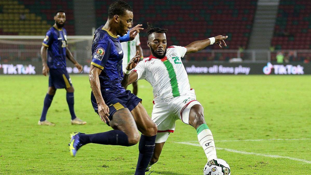 塞内加尔队|塞内加尔队内英超强锋难救主，斯托克城客场强劲，海牙防守不稳定