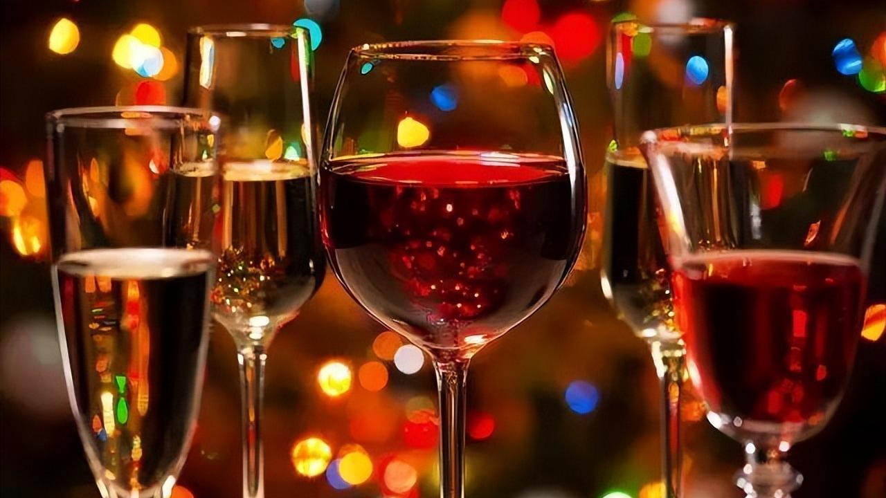 黑皮诺葡萄酒|阿尔萨斯产区灰皮诺(PINOT GRIS)、黑皮诺(PINOT NOIR)葡萄酒简介