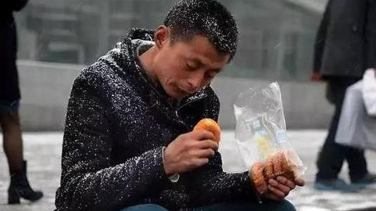 退休|中年男人之痛：找工作被嫌年龄大，退休又还早，未来何去何从？