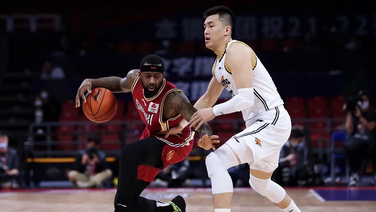 郭艾伦|1-0！郭艾伦晋升历史第一人！狂轰40+10打疯了，久疏战阵又如何？