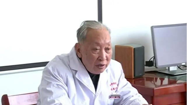 胃癌|国医大师伍炳彩患有高血压，82岁仍坚持出诊，他的养生秘诀被公开