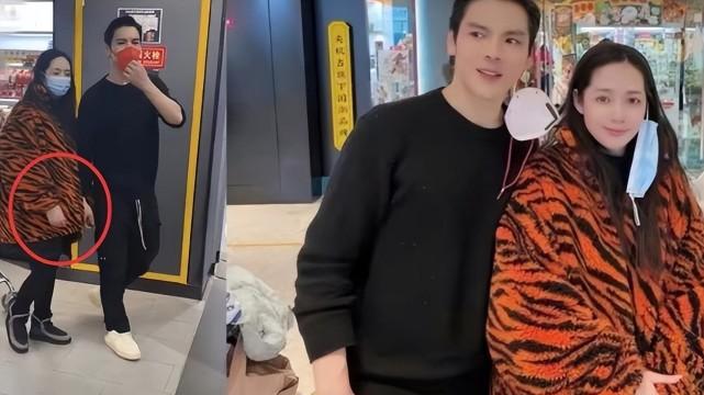 郭碧婷|郭碧婷二胎回娘家生，爸爸给向佐做面包吃，2岁女儿还用安抚奶嘴