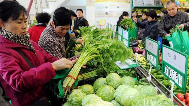 蔬菜|春节前夕，这4种蔬菜可别随便买，菜贩自己都不吃，可还有人囤着