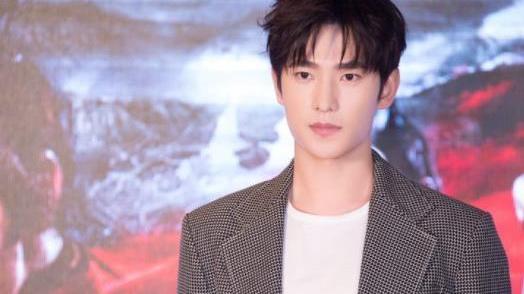 杨洋|为什么杨洋从小就在军艺？