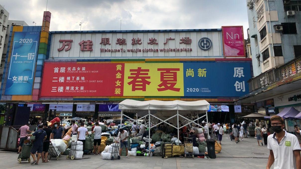 职场故事|超市工资才2000多元，为什么鲜有人辞职？内部人员：“傻子”才辞职