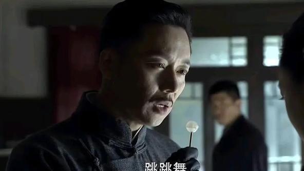 于曼丽|重温《伪装者》才知晓：王天风为什么要吃于曼丽口中那根棒棒糖