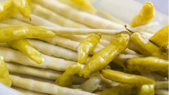 巧克力|泡菜坛生花，放白酒不管用？卖酸大姐教你：坛水透亮，一点不生花