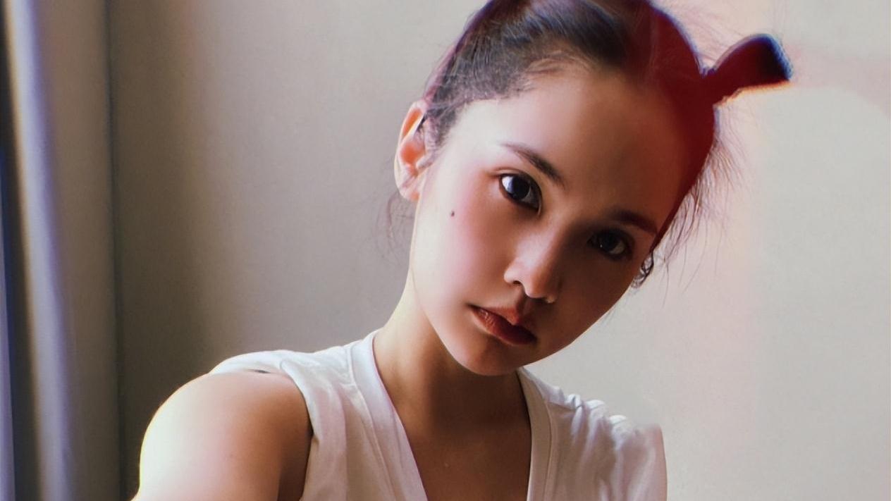 杨丞琳|38岁杨丞琳发照秀身材，体态轻盈似少女，小腹平坦很吸睛