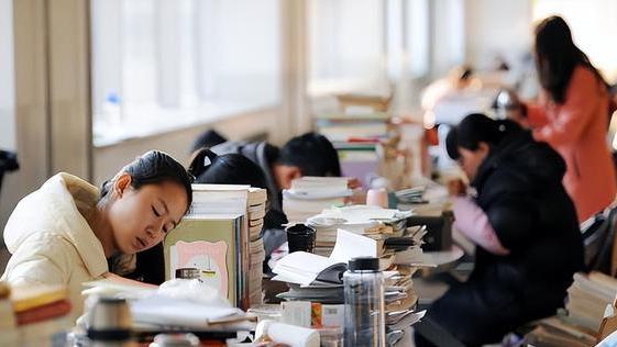 考研|“早知如此，就不同意儿子考研了”，老父亲的心声，引起家长共鸣