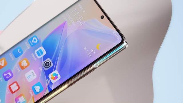 荣耀|高刷配快充 对称高颜值 荣耀60 SE流光幻镜图赏简评