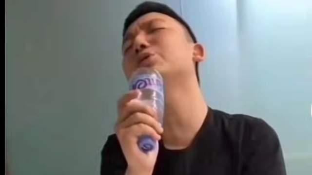 姚策|杜新枝晒照思念姚策，被嘲孩子走了忙着怀念，儿子病危却笑容灿烂