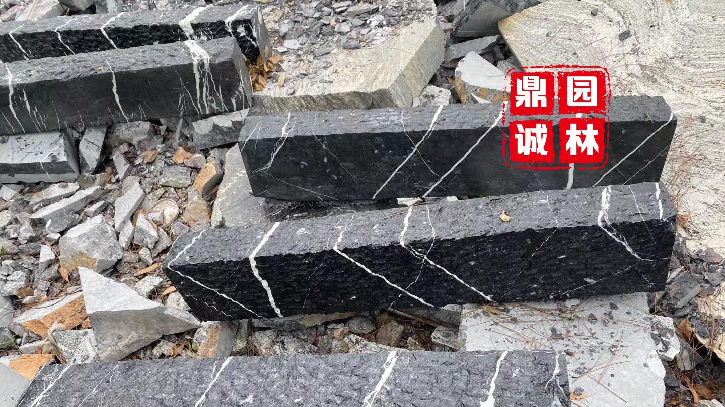 黑山石景观加工定制设计造就出不一样的园景魅力