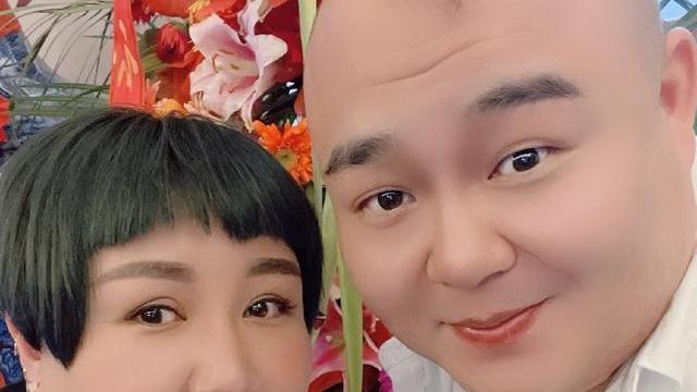 杨鹤通|德云社演员发文，表达对母亲的祝福，杨鹤通的“小花”比较吸睛