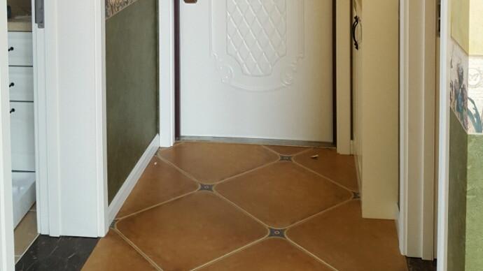 马桶旁边砌了半堵墙，老婆认定会难看，赢了她一年的工资