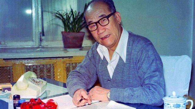 相声|相声大师侯宝林在天津演出，台下有人爆粗口，看大师如何化解