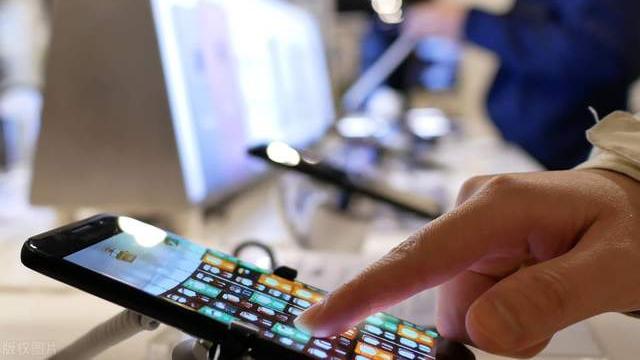 小米科技|“上市前测30万小时”雷军新梗诞生，好家伙一个机型测34年才出关