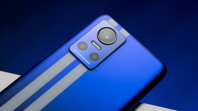 |手机还在无脑选苹果？这三款手机，覆盖低、中、高三档你值得拥有