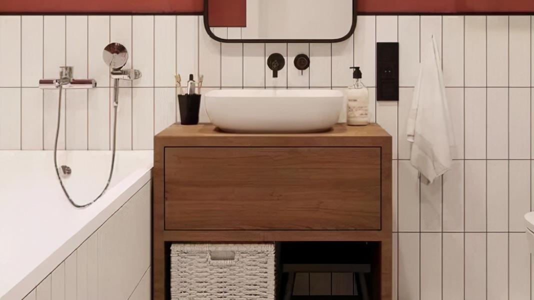 卫生间不用时，门是开着还是关着好？听内行人说完，涨知识了！