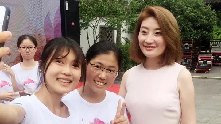 宗馥莉|网友：以前的宗馥莉VS 现在的宗馥莉，变漂亮了！