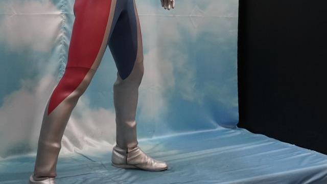 acgn漫评|德凯奥特曼：等比例奥特双重剑官方实物 新生代最长最大的剑武器