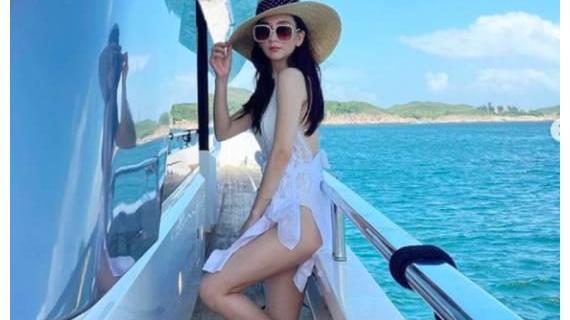 郭富城|郭富城老婆晒泳装照！大秀身材惹争议，网友：一点不知道检点