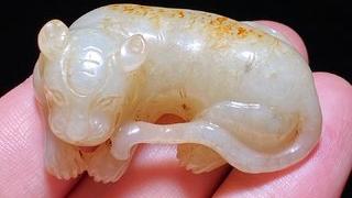 和田玉籽料|清 和田玉籽料留皮 玉虎 虎形挂件 虎形珮