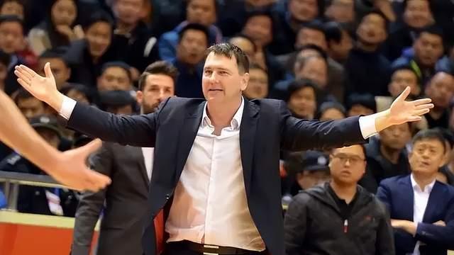 李松益|山东男篮决定换帅！功勋老臣成为首选，取代徐长锁，瞄准顶级外援