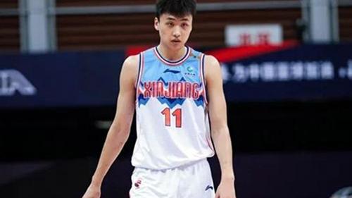 深圳男篮|新疆胜深圳！于德豪绝杀，阿布+摩尔成救世主，齐麟+鲁吐真废了