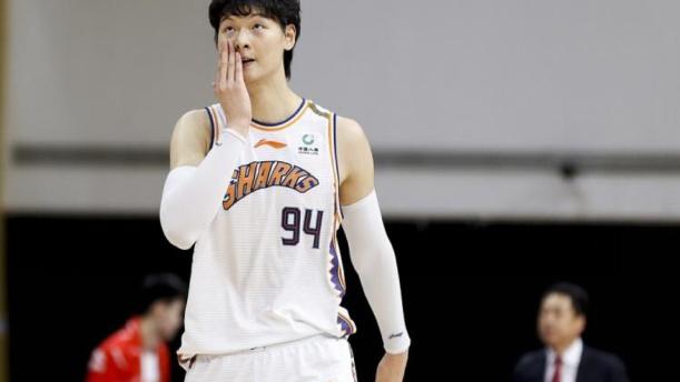 上海男篮|连输两场让出第3！季后赛挑对手历来容易翻车，上海会重蹈覆辙吗