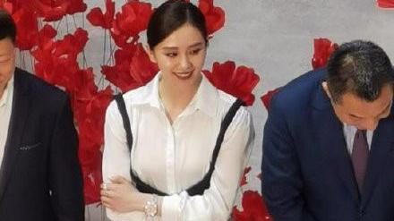 刘诗诗|刘诗诗早春穿搭大爆火！穿套装高级又不失美感，气质拿捏得太棒了