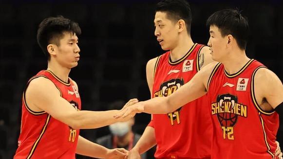 山东男篮|32-30！高诗岩5分钟砍4+3无比高效，老哈4中2低迷，徐长锁灰头土脸