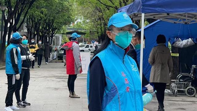 马丽|四位明星化身志愿者，有一人被央视点名表扬，马丽获得粉丝点赞