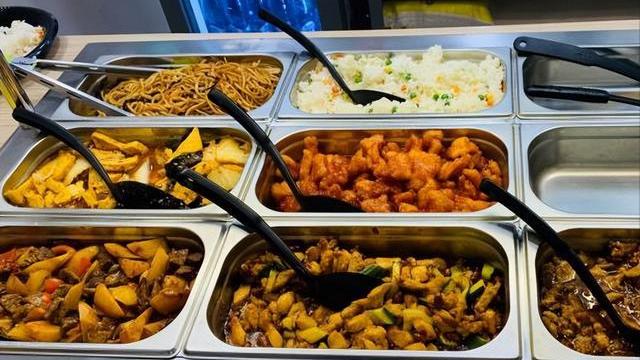 鸡胸肉|越南人在俄罗斯开中餐厅，中国小伙子点了2个菜，结账时不敢相信