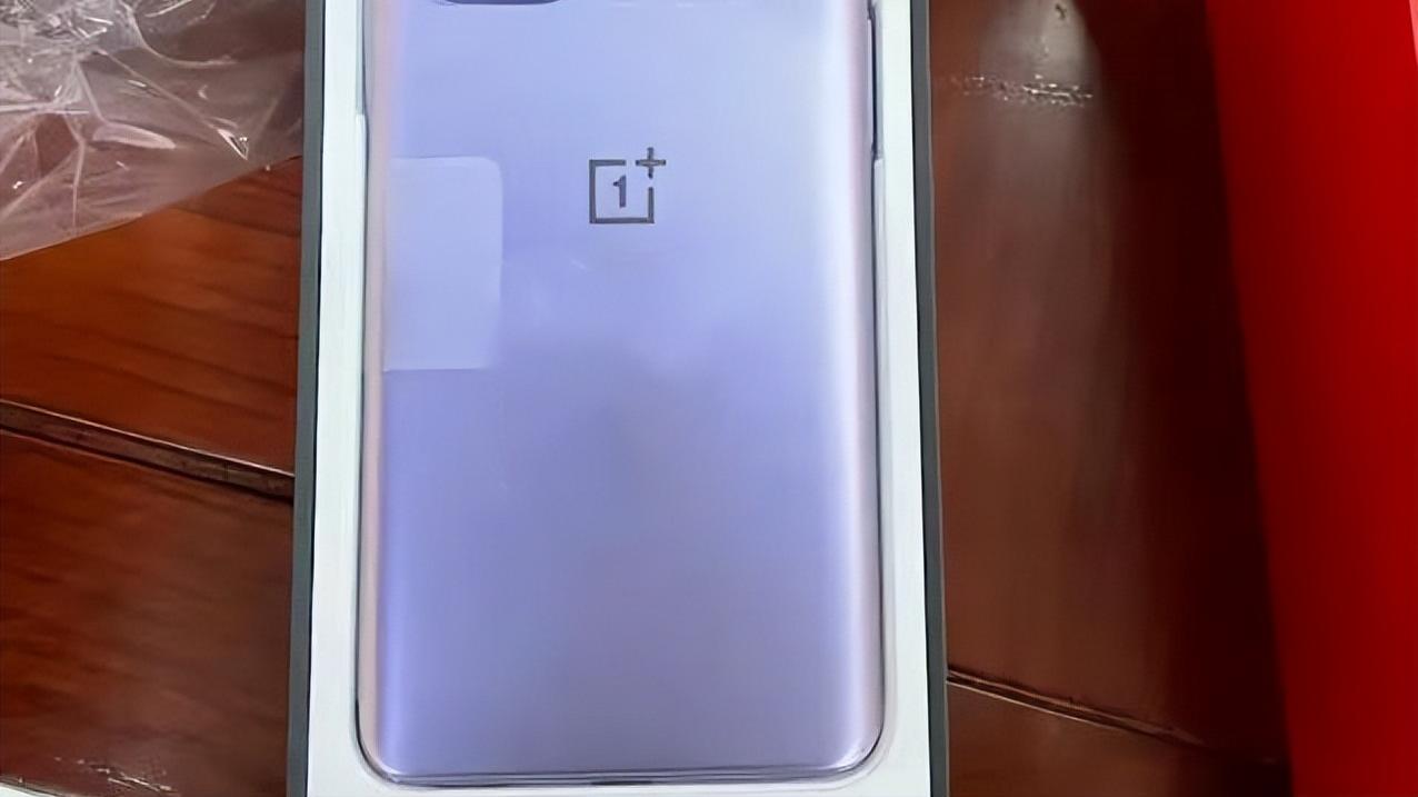 一加科技|从4299跌至2799，双主摄+120Hz+65W闪充，不将就旗舰机