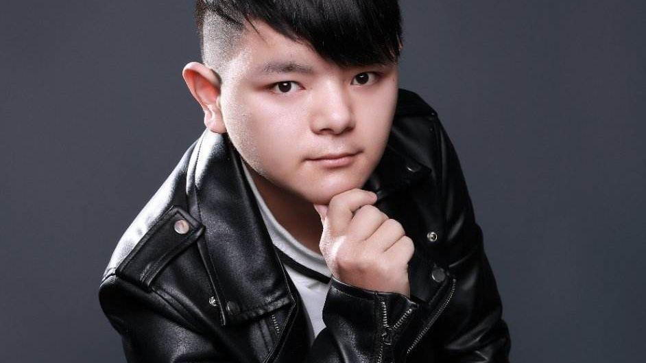 张卫健|网曝男歌手涉嫌电信诈骗，张卫健、曹万江等艺人躺枪，黄山市歙县人民法院紧急辟谣