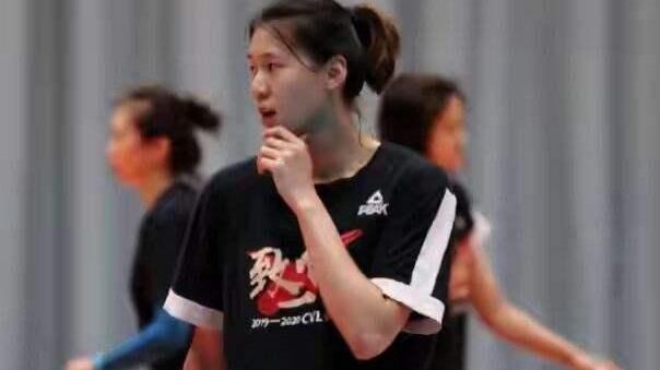 女排|中国女排大浪淘沙！天津或4人入选，江苏恐2人淘汰4人入围1人待定