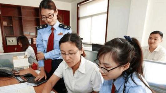 第一名|2022理想男友职业排名，公务员倒数第一名，榜首是女大学生公认的