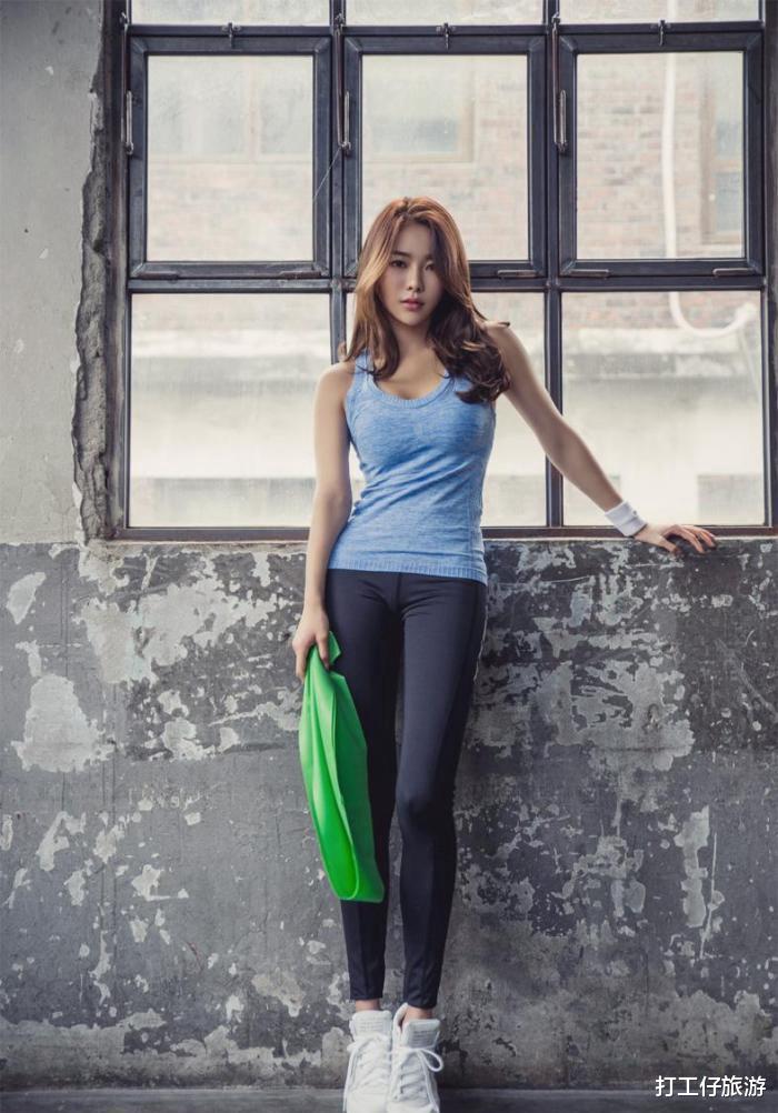 美女图集: 女生健身可以改变身材, 而完美的身材可以提升魅力与气质