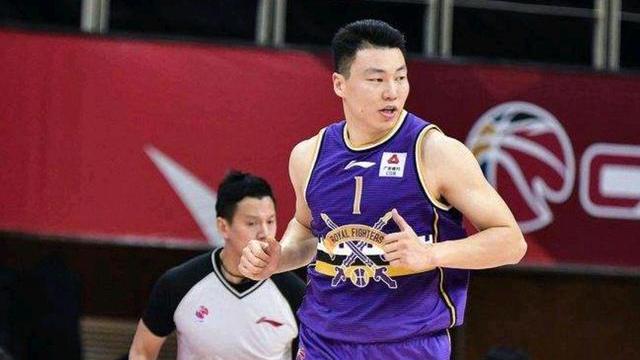 李根|CBA名宿拒绝退役！14年狂赚8000万，再婚净身出户，前妻自曝被绿