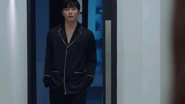 底牌|亮出底牌无可期待？郑秀晶，金材昱《疯狂爱情》即将换她假装不幸