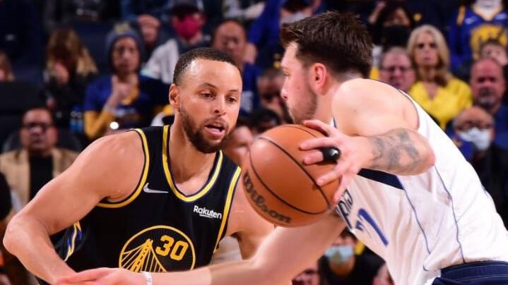 勇士队|1-26！NBA诞生超级逆转，科尔库里被打懵，勇士球迷鸦雀无声