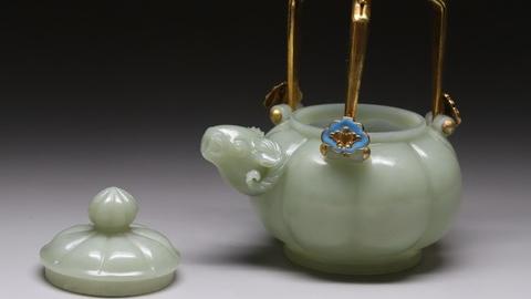 和田玉籽料|回流 舊藏和田玉籽料“瓜棱羊首提梁壶”