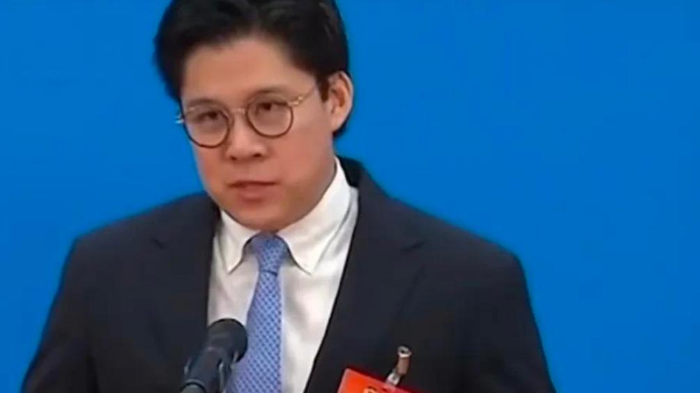 郭晶晶|震撼人心！郭晶晶和霍启刚领衔唱国歌，庆祝香港回归25年场面壮阔