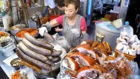 韩剧|别再被韩剧骗了！这才是韩国真实的街边摊，游客：差距不是一般大