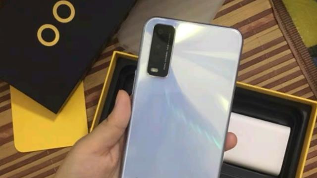 芯片|仅售2699，15G+256G+骁龙8+独立芯片的双芯组合，性价比从没输过