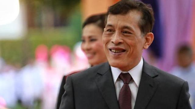 西拉米|17岁提帮功更新官方照，西装笔挺越来越帅，复制粘贴西拉米美貌