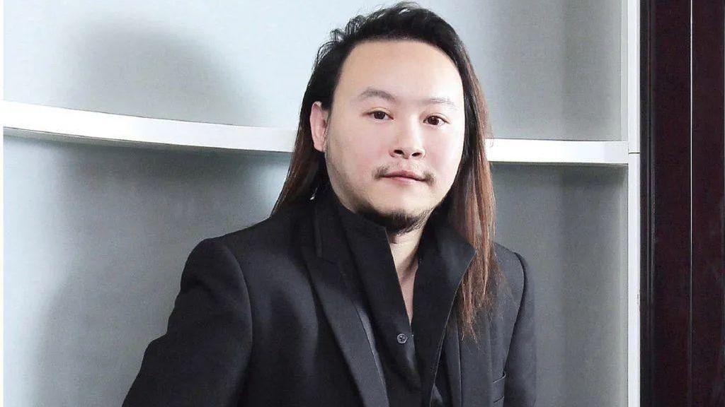 明星|一个香港骗子伪装4年，骗了明星富豪4个亿：这个人性弱点，值得我们警惕