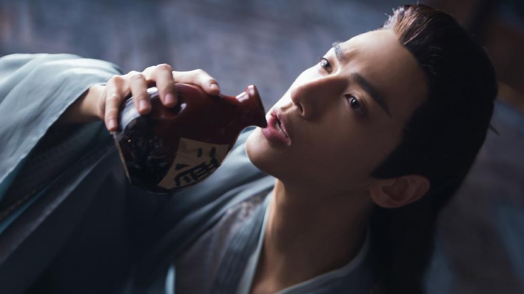 罗云熙|《追光者》上架全新海报，罗云熙发文回应，三部新作呼声高涨