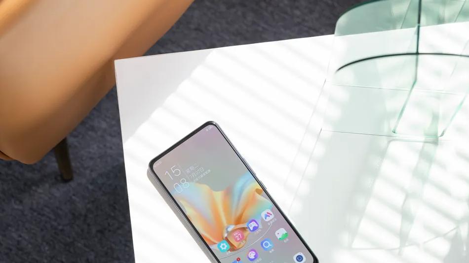 摄像头|最大支持“20GB运存”，屏下摄像头加持，顶配旗舰降至2698元