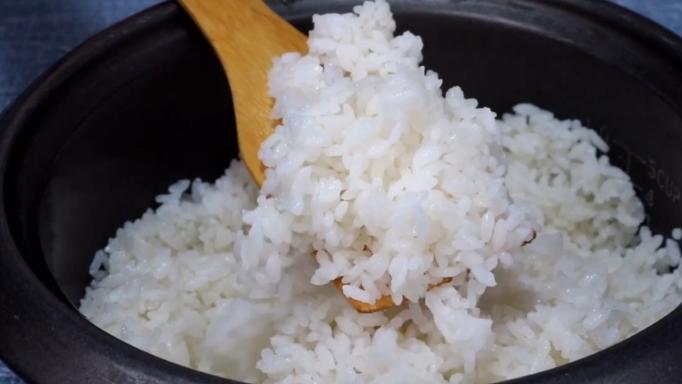 蒸米饭好吃有诀窍，多加一步，粒粒分明有嚼劲，出锅松软好吃！